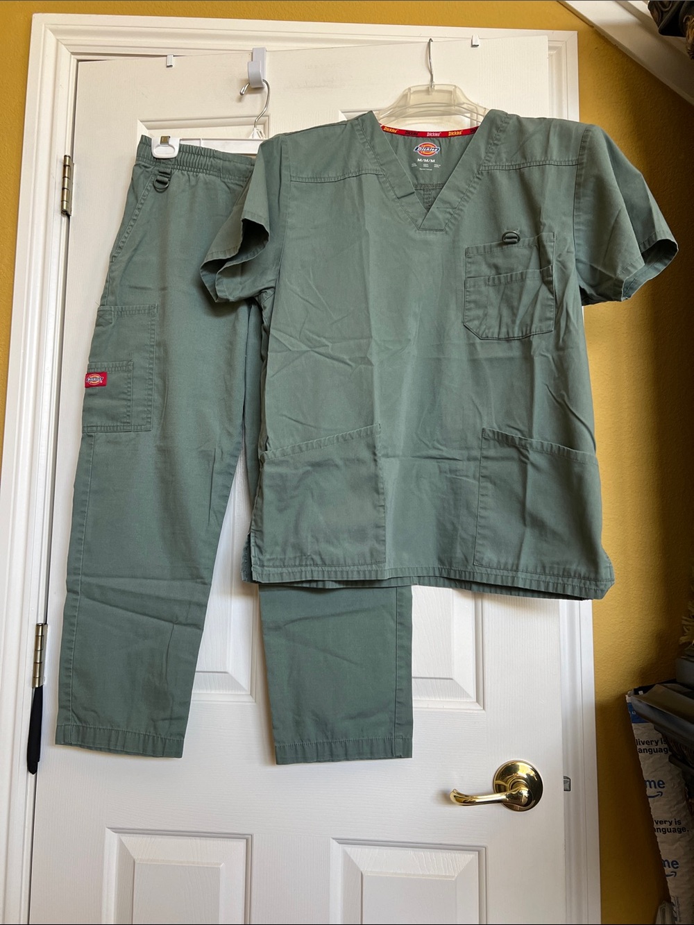 Dickies scrub sets 
( short scrubs for men )
( Med tops / Small pants)